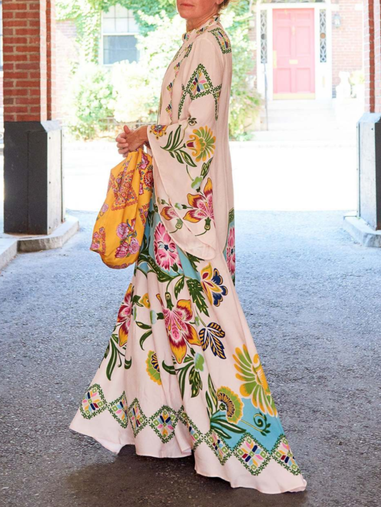 Elegant Floral Print Maxi Dress with Flowing Design
