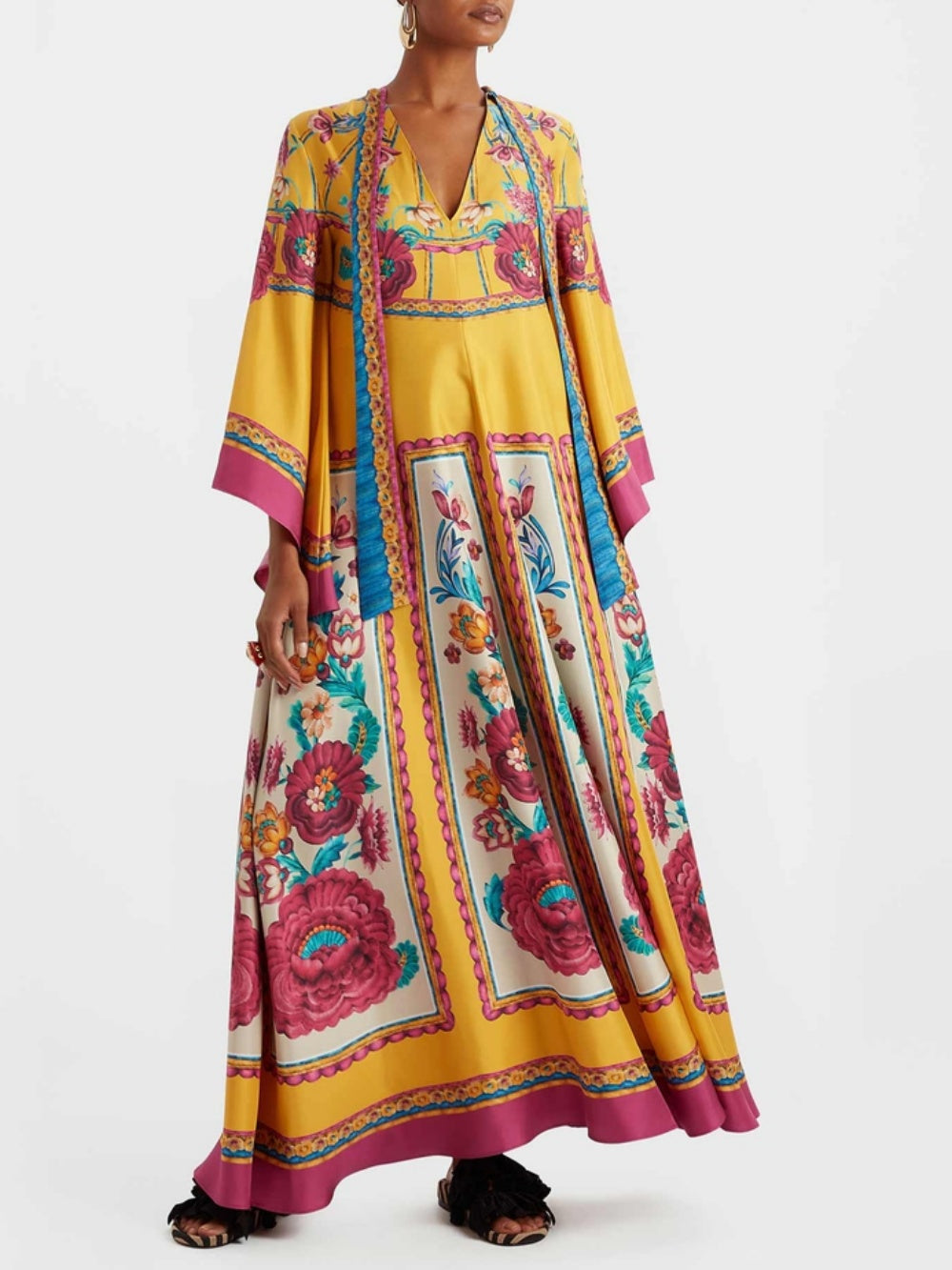 Chic and Comfortable Maxi Dress with a Flowing Design