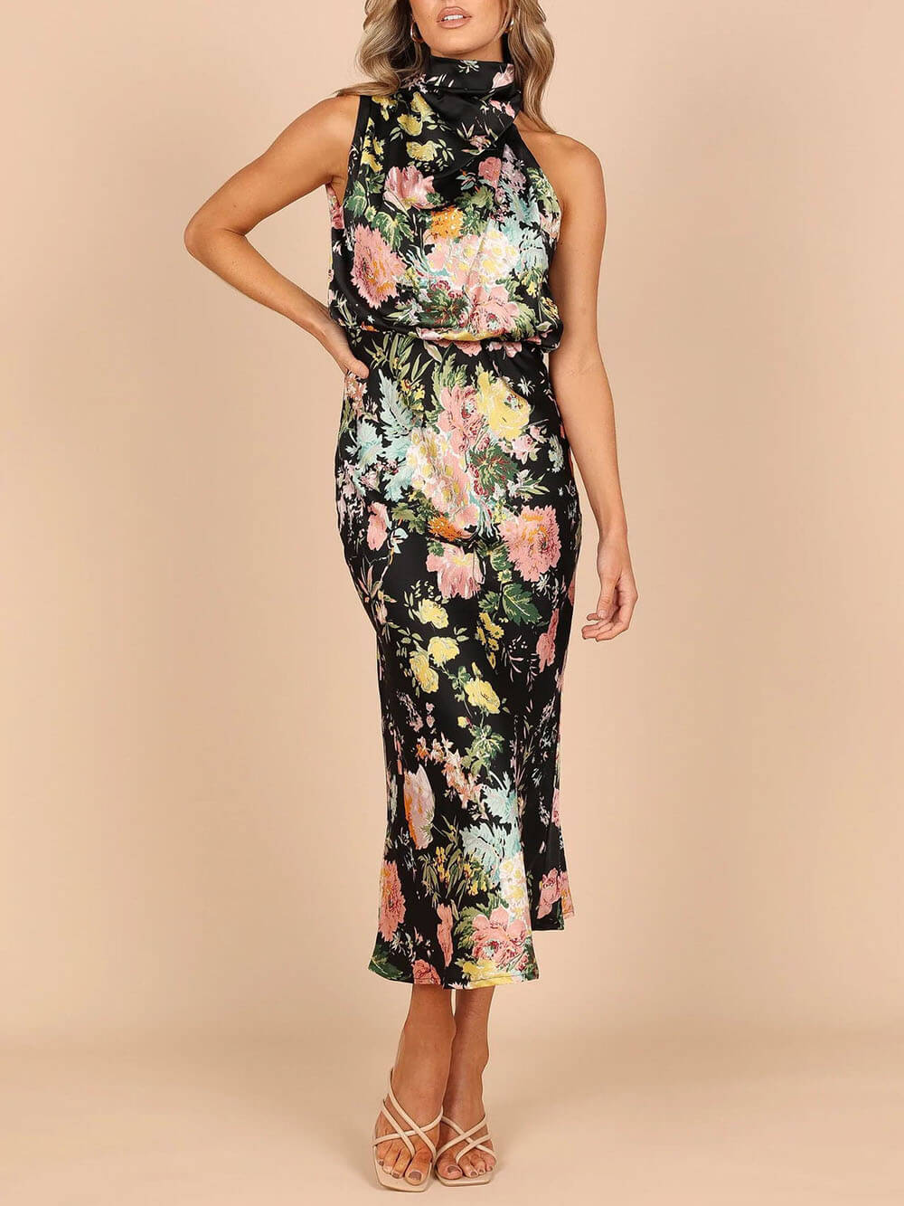 Floral Maxi Dress with Halter Neck and Elastic Waist