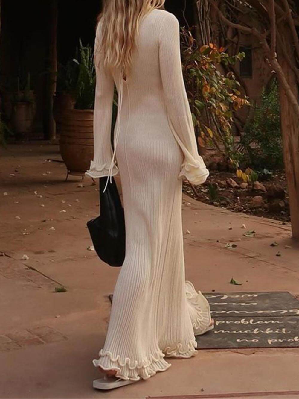 Chic Maxi Dress with Elegant Trumpet Sleeves and Rolled Hem